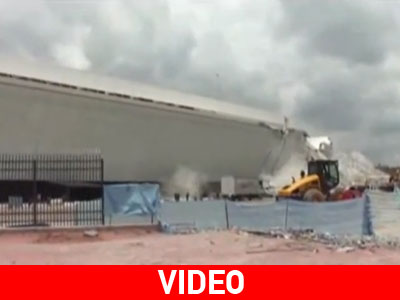 Καρέ-καρέ η κατάρρευση στέγης γηπέδου στη Βραζιλία